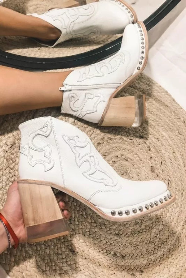 Botines de Tacón con Remaches Bordados y Cristal Acrílico