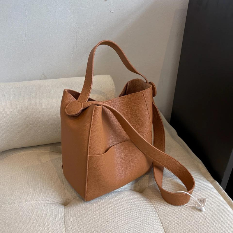CAMILLE - Bolso Bandolera Grande de Piel Flexible Grabada