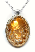 Collar de Cristal con Escena Religiosa Sagrada