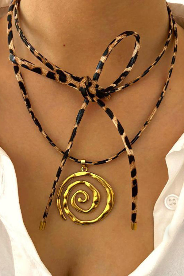 Collar en Espiral de Acero Inoxidable con Cordón Estampado de Leopardo