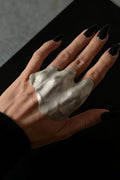 Anillo de Metal Plisado de Forma Irregular