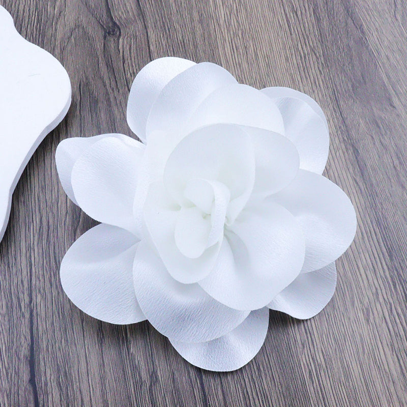 Broche de Flor de Tela Satinada Combinable
