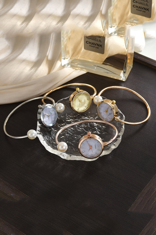 Reloj Pulsera de Nácar y Diamantes