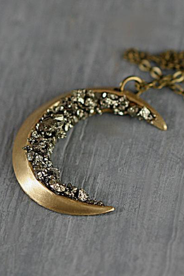 Collar Vintage con Diamante en Forma de Luna