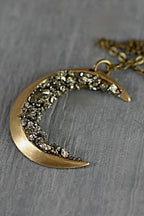 Collar Vintage con Diamante en Forma de Luna