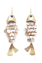 Pendientes de Gancho con Concha en Forma de Pez y Borlas