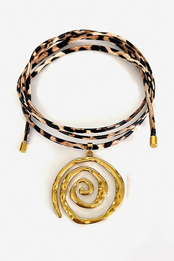 Collar en Espiral de Acero Inoxidable con Cordón Estampado de Leopardo