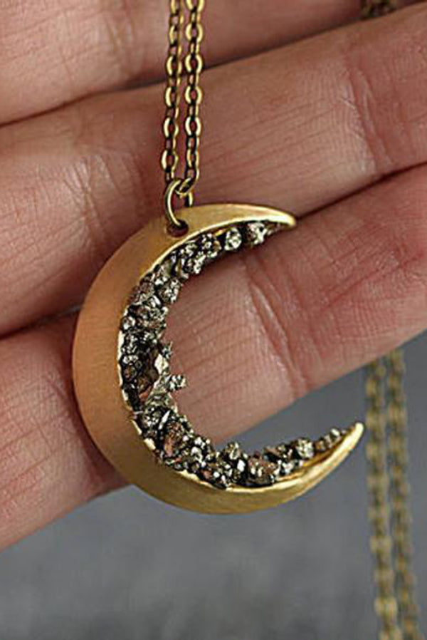 Collar Vintage con Diamante en Forma de Luna