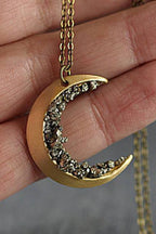 Collar Vintage con Diamante en Forma de Luna