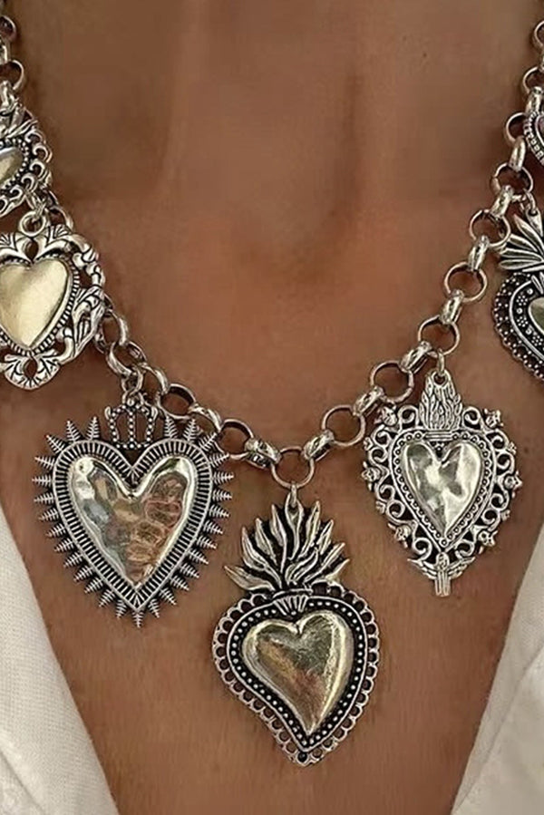 Collar Vintage con Colgante de Sagrado Corazón