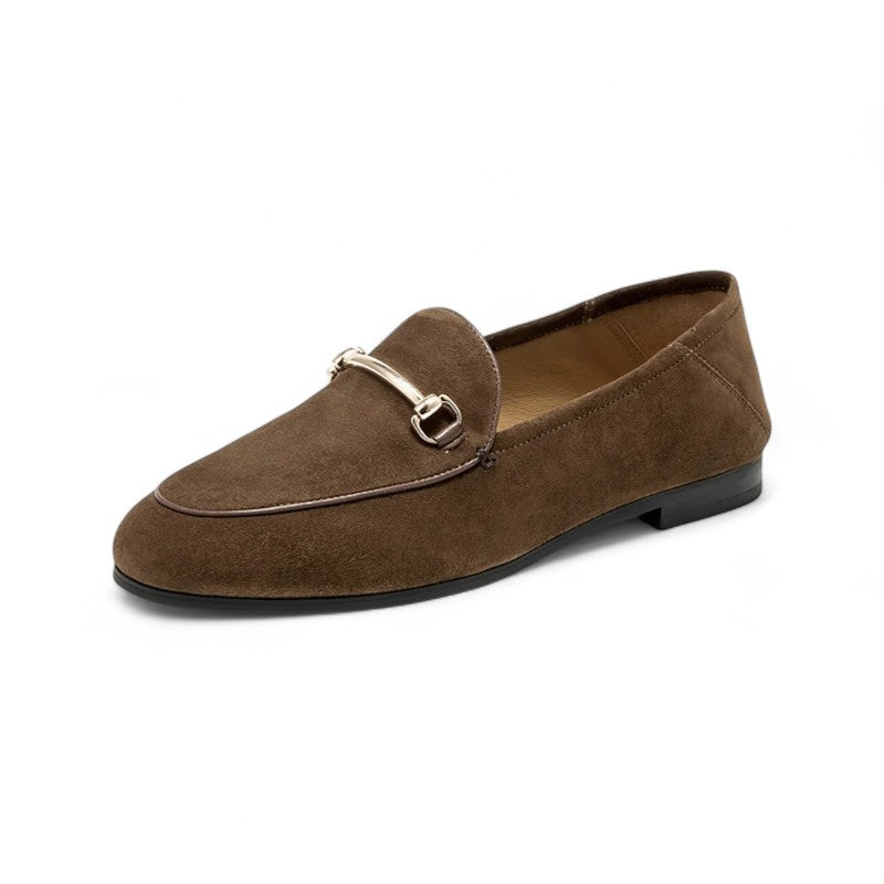 Gavy - Mocasín para Mujer de Ante con Acabados de Metal
