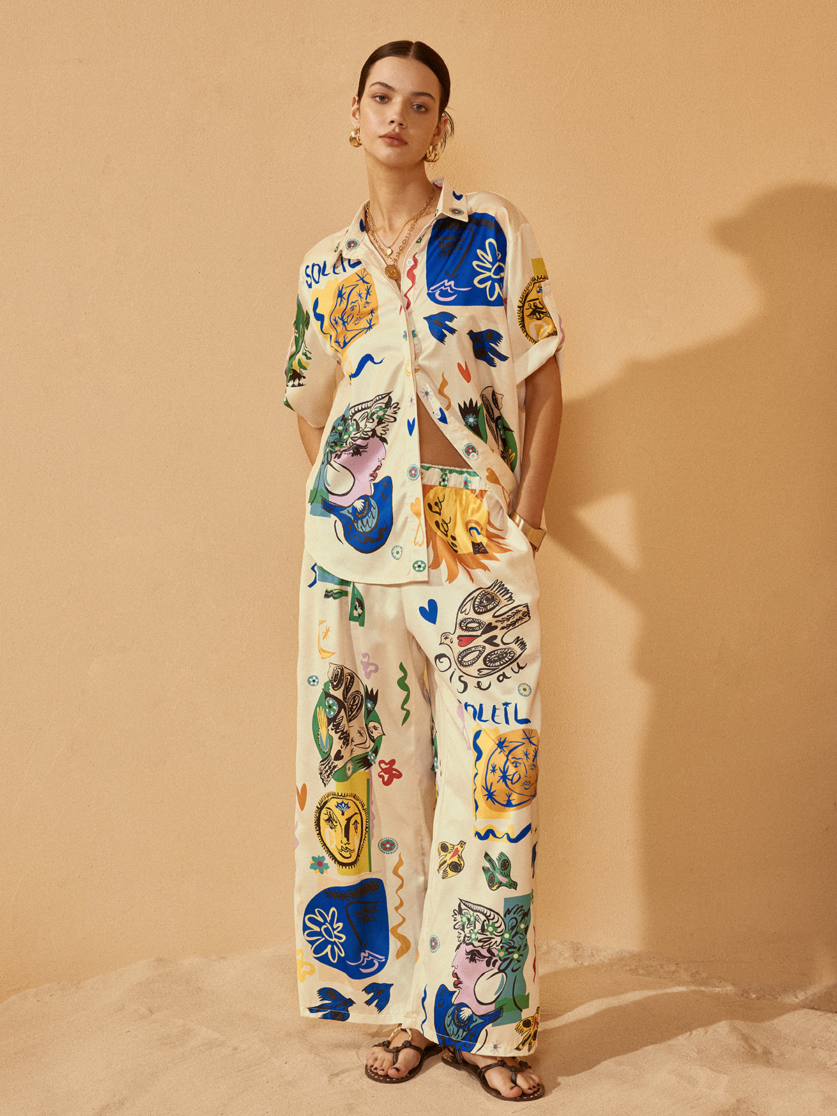 Conjunto de Pantalón Oversize de Satén con Solapa Estampado Grafiti