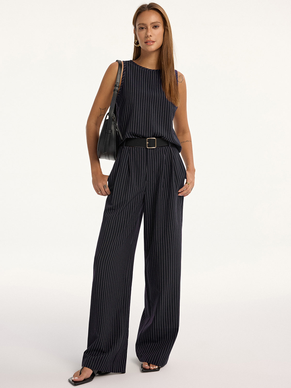 Conjunto de Top Sin Mangas y Pantalón de Raya Diplomática con Cinturón