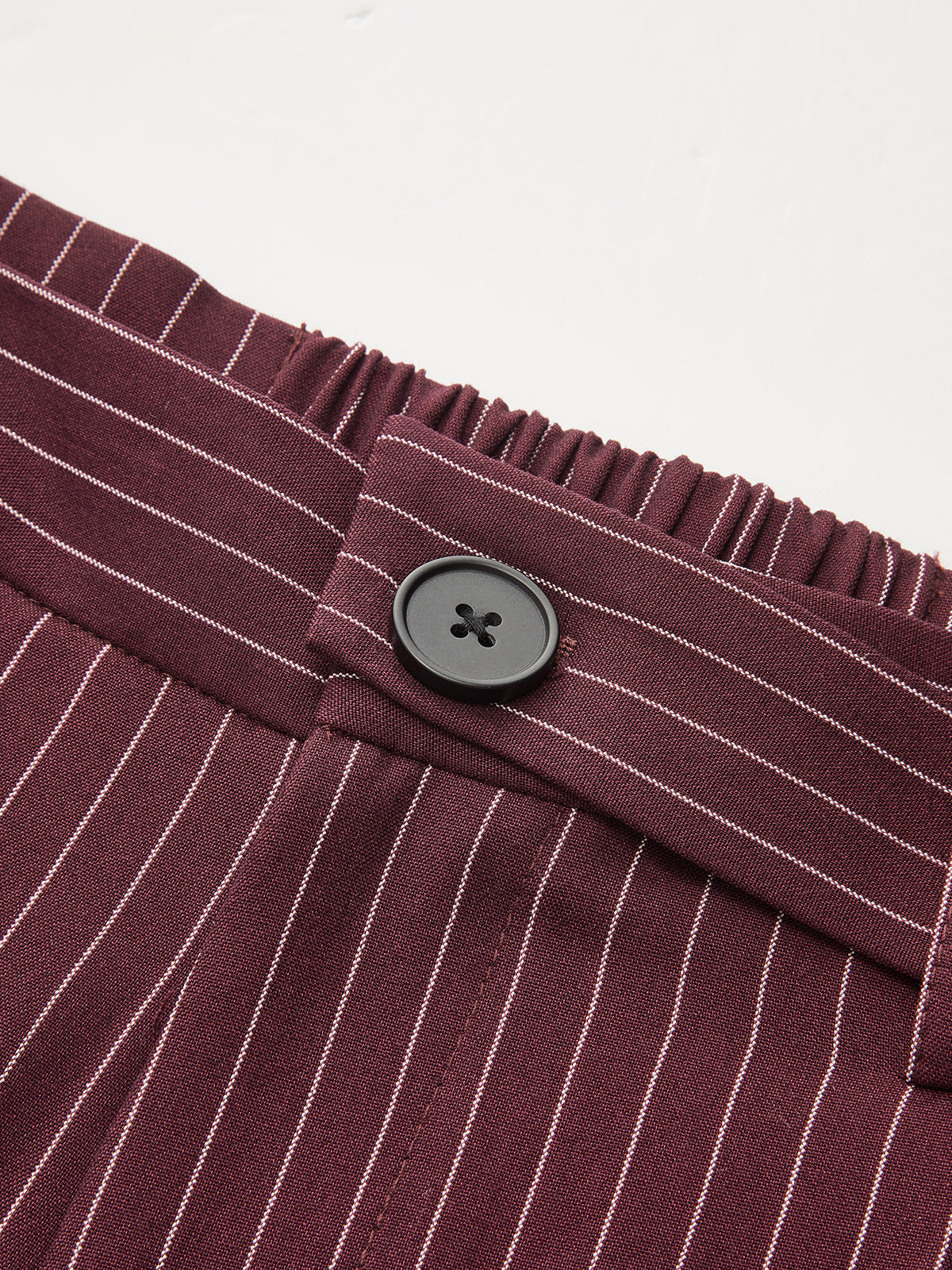 Pantalón Ancho de Raya Diplomática con Cinturilla Asimétrica