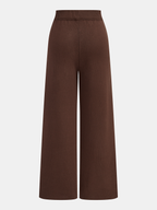Conjunto de Tres Piezas: Top Cuello Alto, Cárdigan y Pantalón de Punto