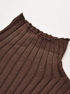 Conjunto de Tres Piezas: Top Cuello Alto, Cárdigan y Pantalón de Punto