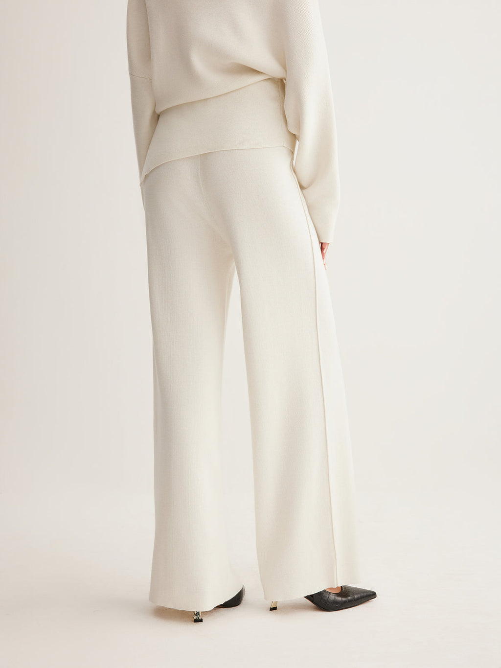 Conjunto de Suéter Asimétrico y Pantalón Ancho de Mezcla de Lana