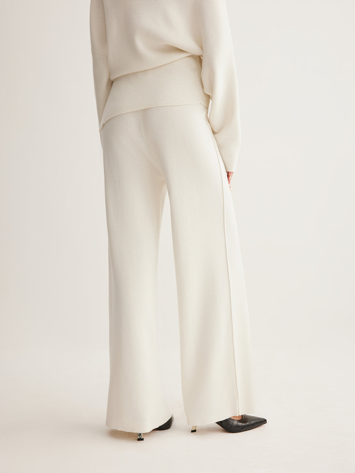 Conjunto de Suéter Asimétrico y Pantalón Ancho de Mezcla de Lana