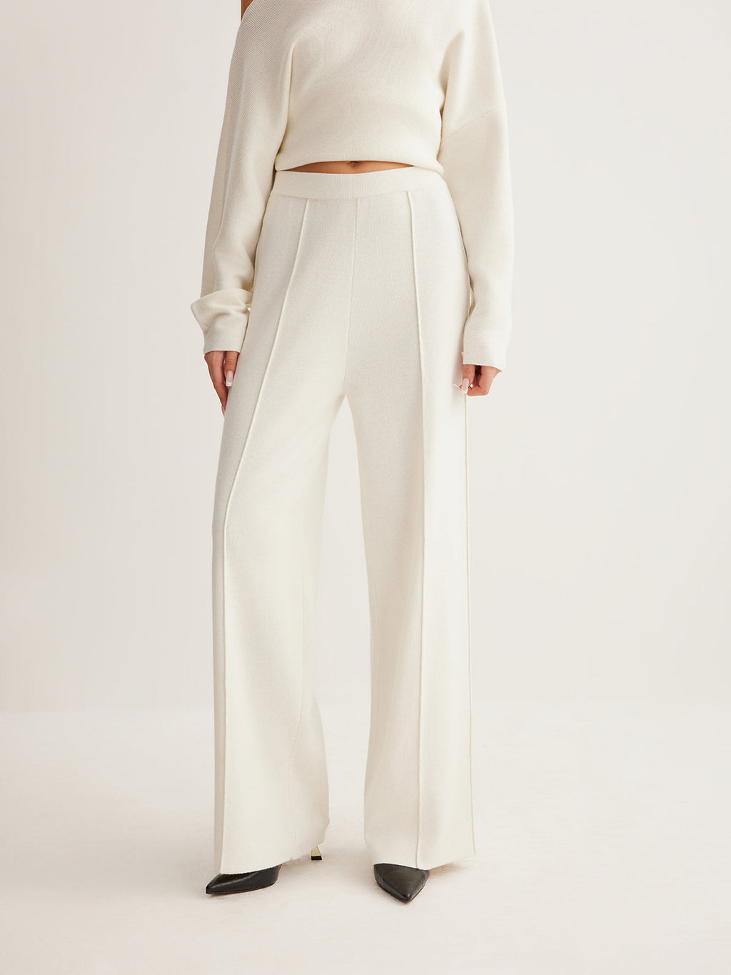 Conjunto de Suéter Asimétrico y Pantalón Ancho de Mezcla de Lana