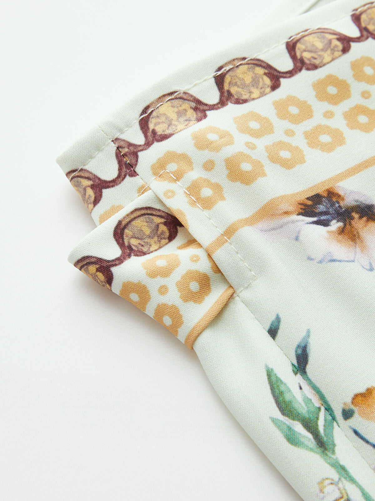 Minifalda Cruzada Anudada con Estampado Floral