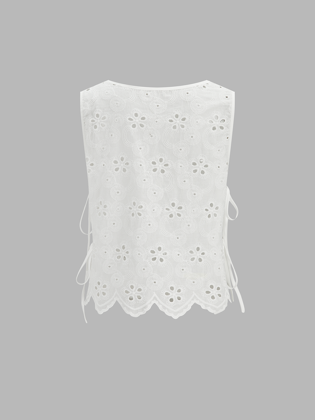 Conjunto de Dos Piezas con Bordado Ojal y Pantalón