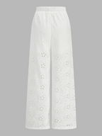 Conjunto de Dos Piezas con Bordado Ojal y Pantalón