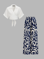 Conjunto de Top Corto con Lazo Trasero y Pantalón de Estampado Abstracto