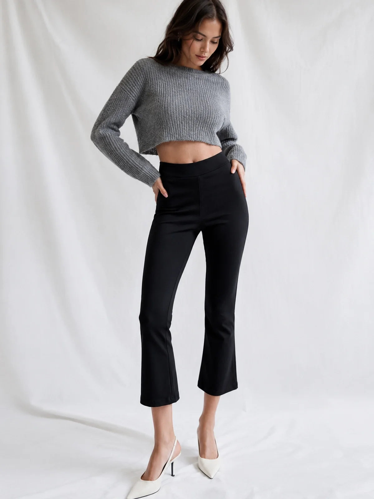 Pantalón Capri Acampanado Elástico de Cintura Media