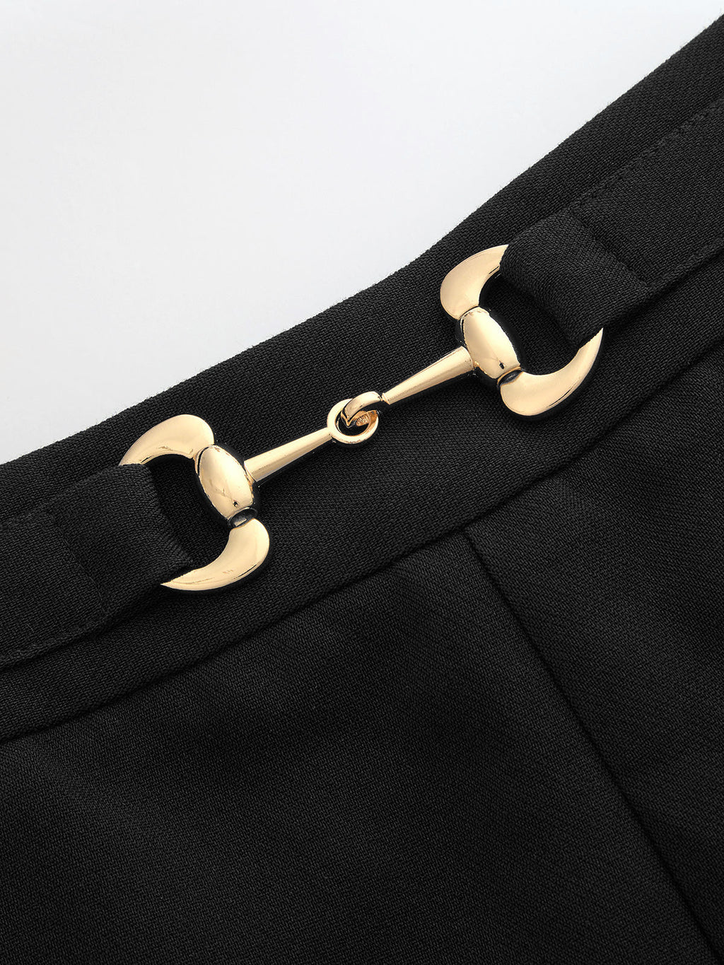 Pantalón Recto de Cintura Media con Hebilla Metálica