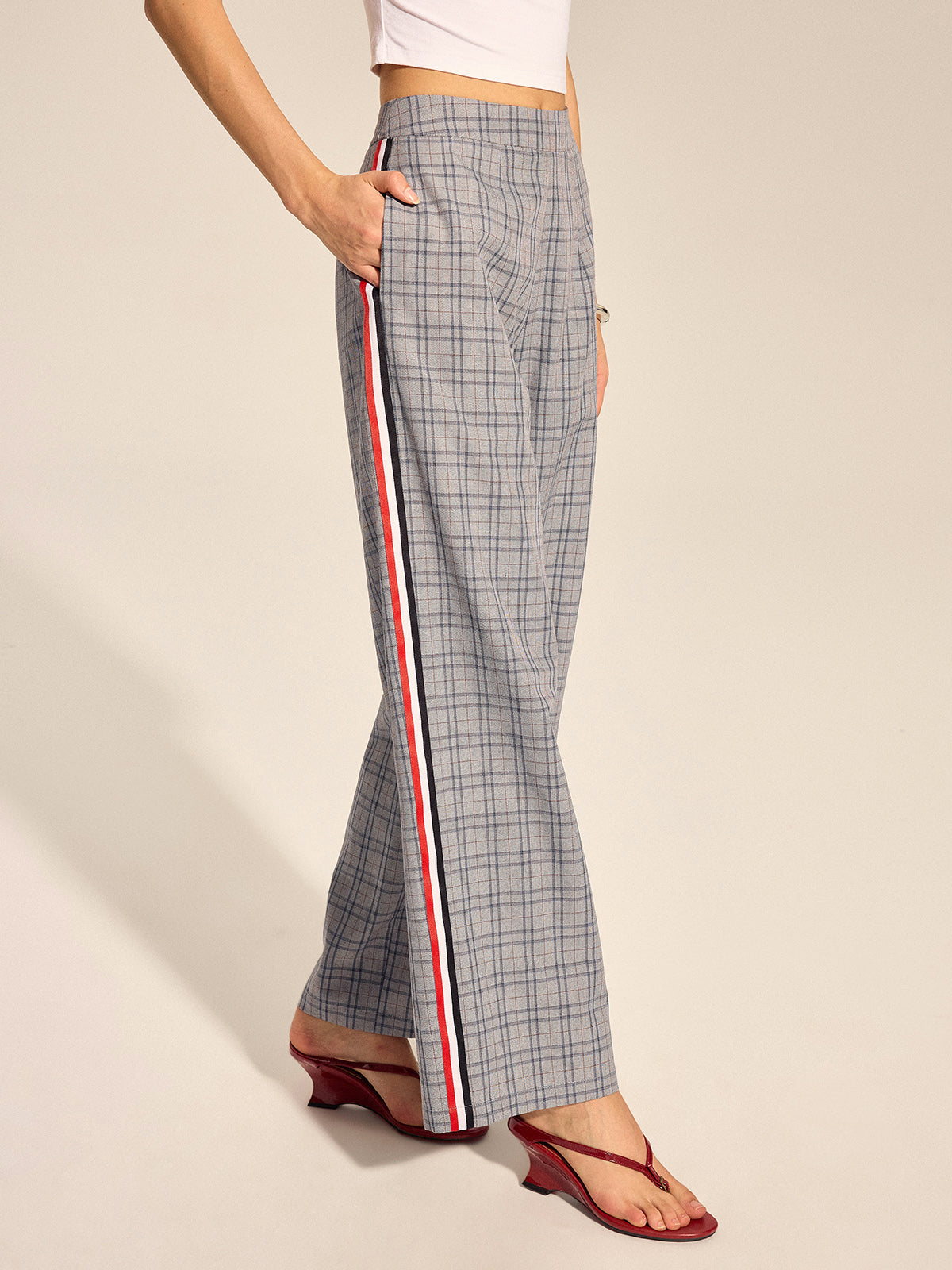 Pantalón Recto a Cuadros con Raya Lateral