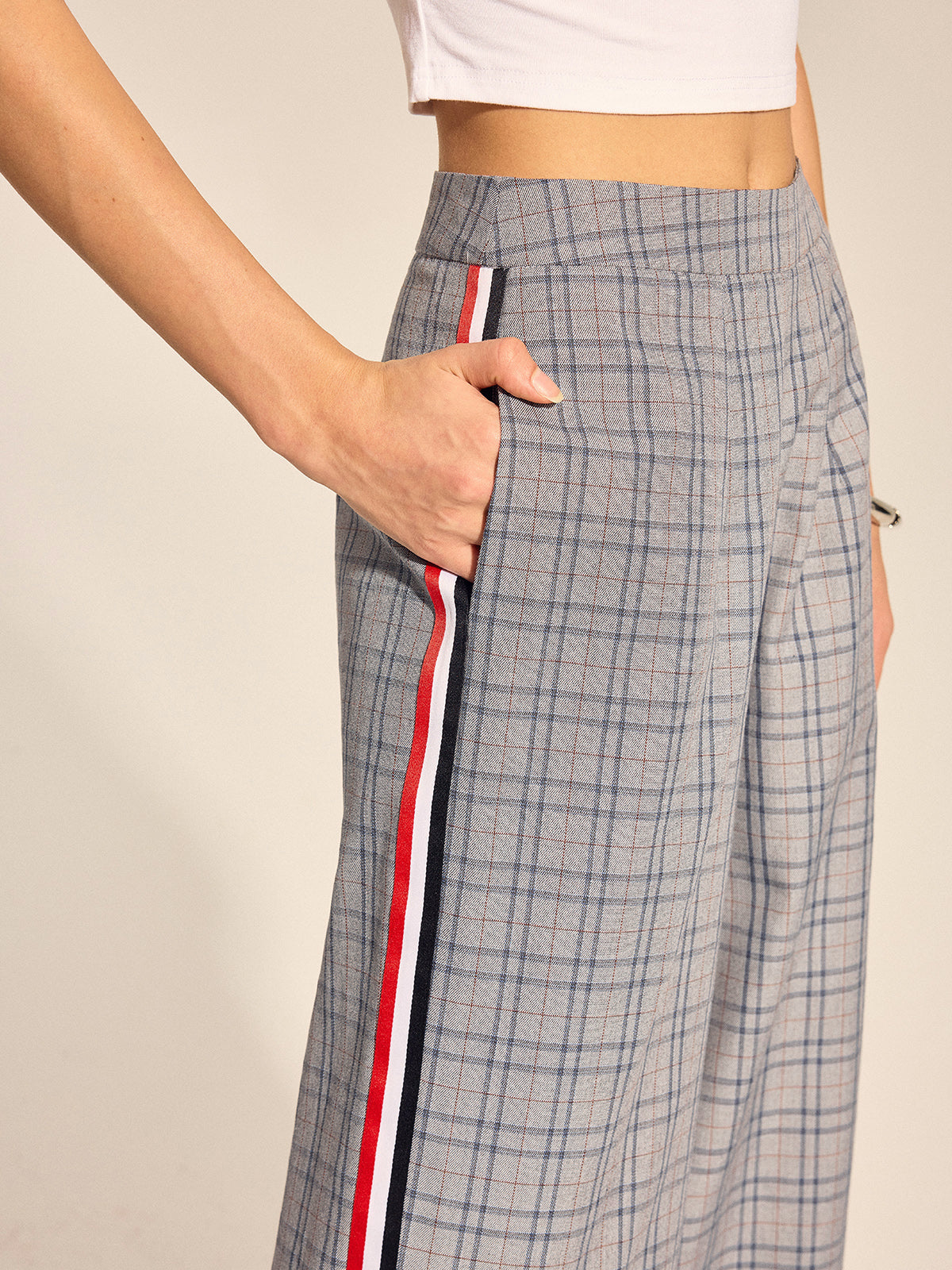 Pantalón Recto a Cuadros con Raya Lateral