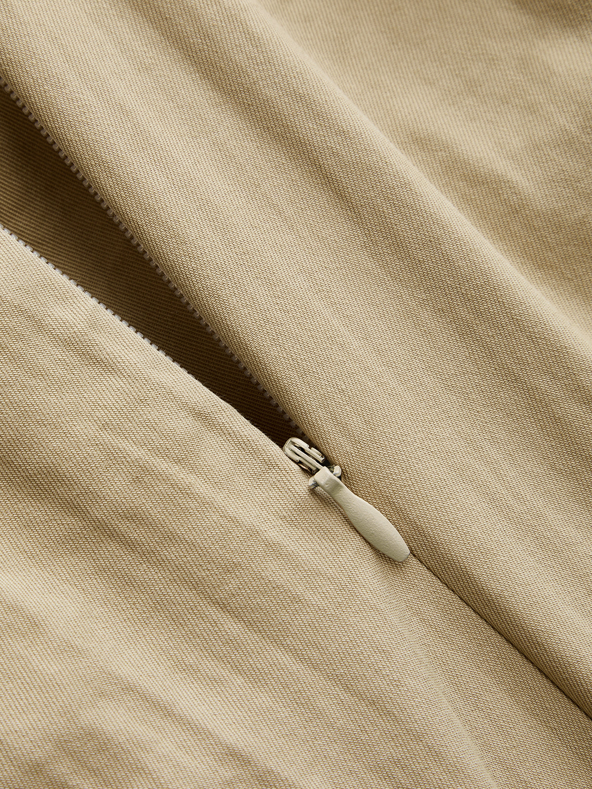 Pantalón Ancho con Superposición Cruzada y Nudo Frontal