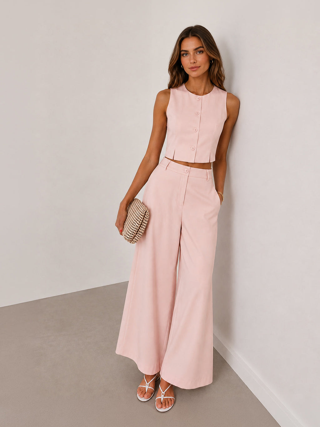 Conjunto de Chaleco Corto Entallado y Pantalón Ancho