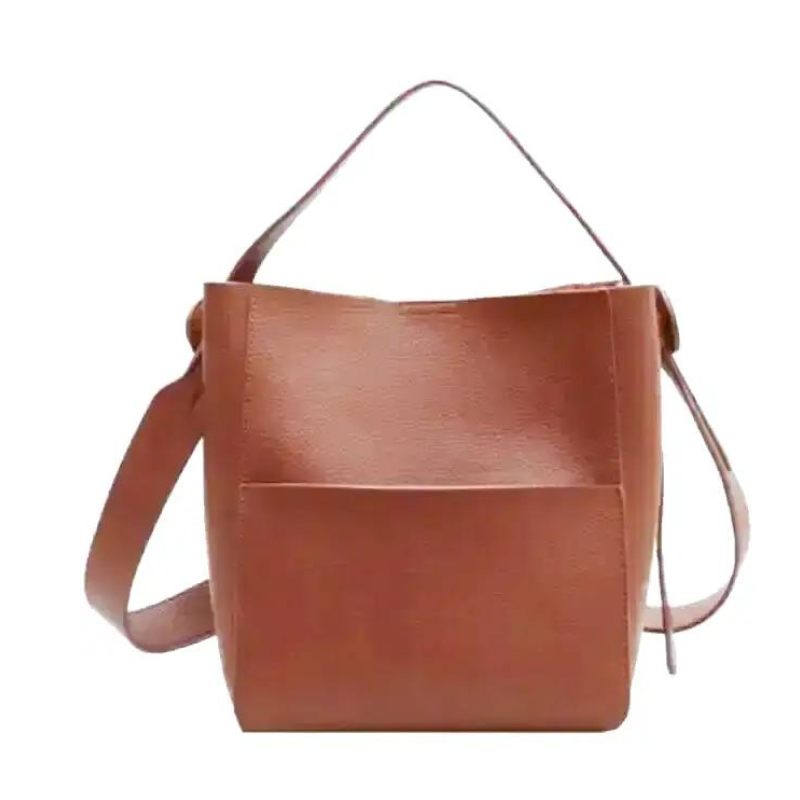 CAMILLE - Bolso Bandolera Grande de Piel Flexible Grabada