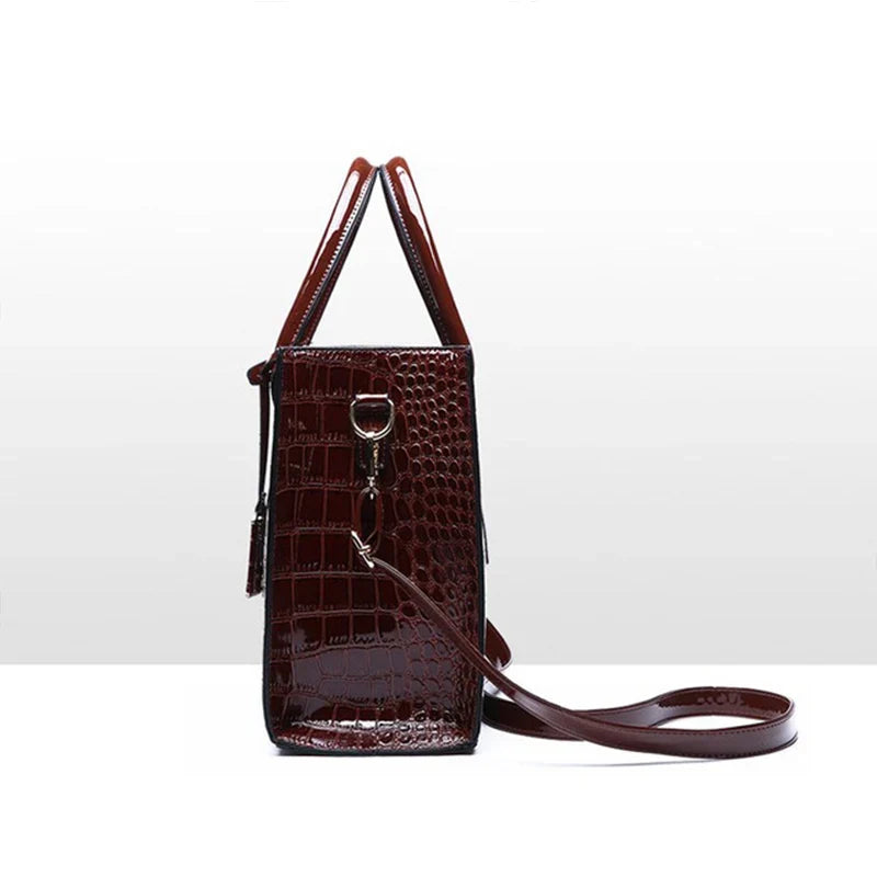 ERIS - Bolso de Gran Capacidad Cocodrilo en Cuero Charol