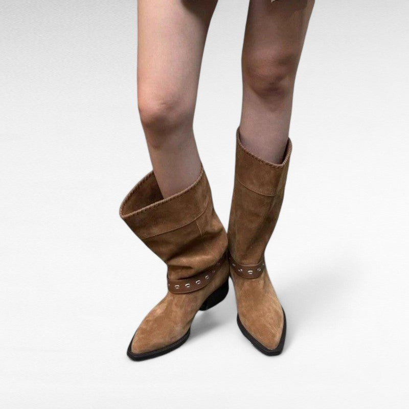Ada - Bota Campera Botín de Caña Ancha con Hebilla para Mujer