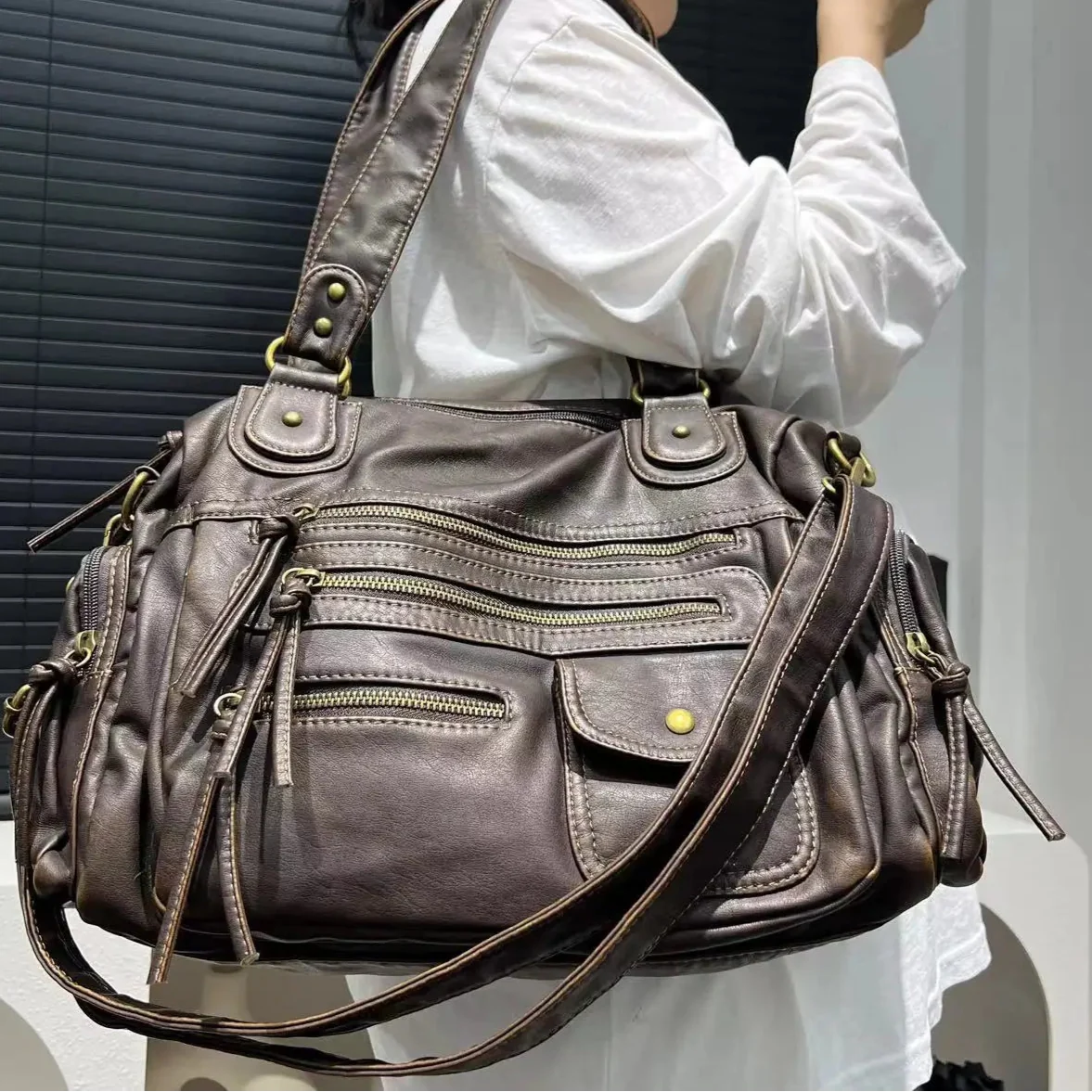 LILIA - Bolso de Piel Vintage Multibolsillos