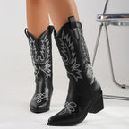 Dyna - Bota Campera Elegante de Tacón con Bordados para Mujer