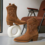 Faustina - Bota Campera Bordado de Ante