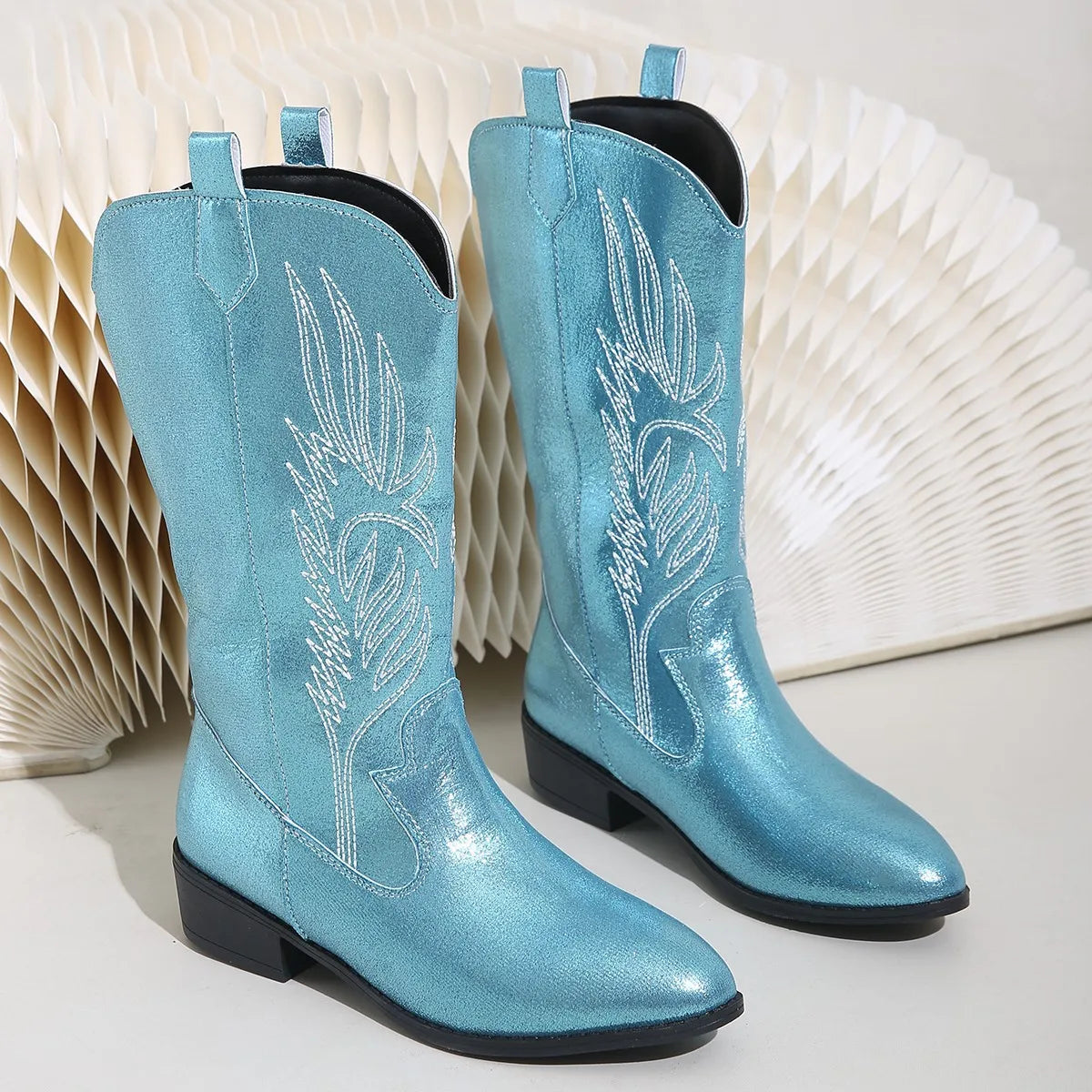 Genoveva - Bota Campera Media Caña Elegante y Brillante de Tacón