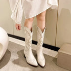 Lyra - Bota Campera Vintage Alta y Blanca de Tacón