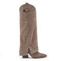 Ema - Bota Campera Larga de Tacón y Remaches y Strass