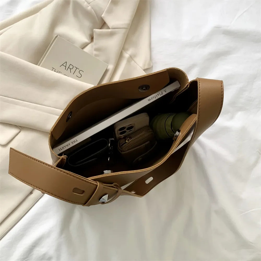 SACHA - Bolso Bandolera de Piel Lisa con Cartera a Juego