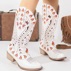 Fuega - Bota Campera Baja Mujer con Llamas Bordadas