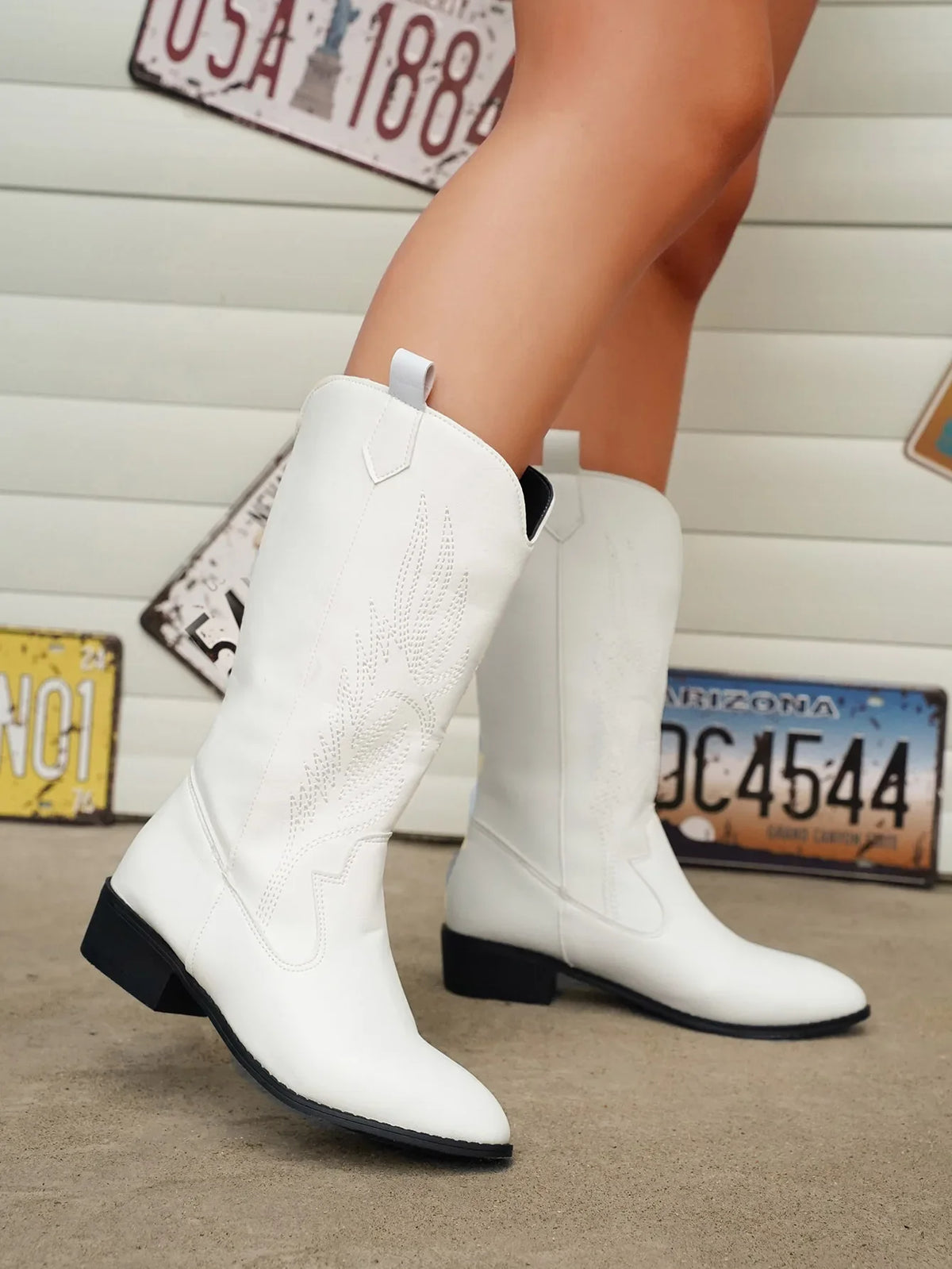 Genoveva - Bota Campera Media Caña Elegante y Brillante de Tacón