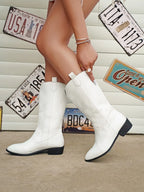 Genoveva - Bota Campera Media Caña Elegante y Brillante de Tacón