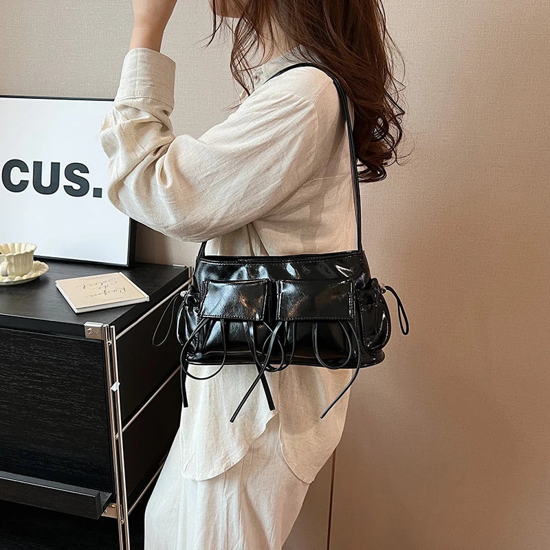 REIS - Bolso de Piel Charol Elegante con Bandolera