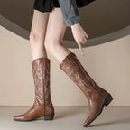 Ivya - Bota Campera Mujer Marrón de Tacón con Bordados