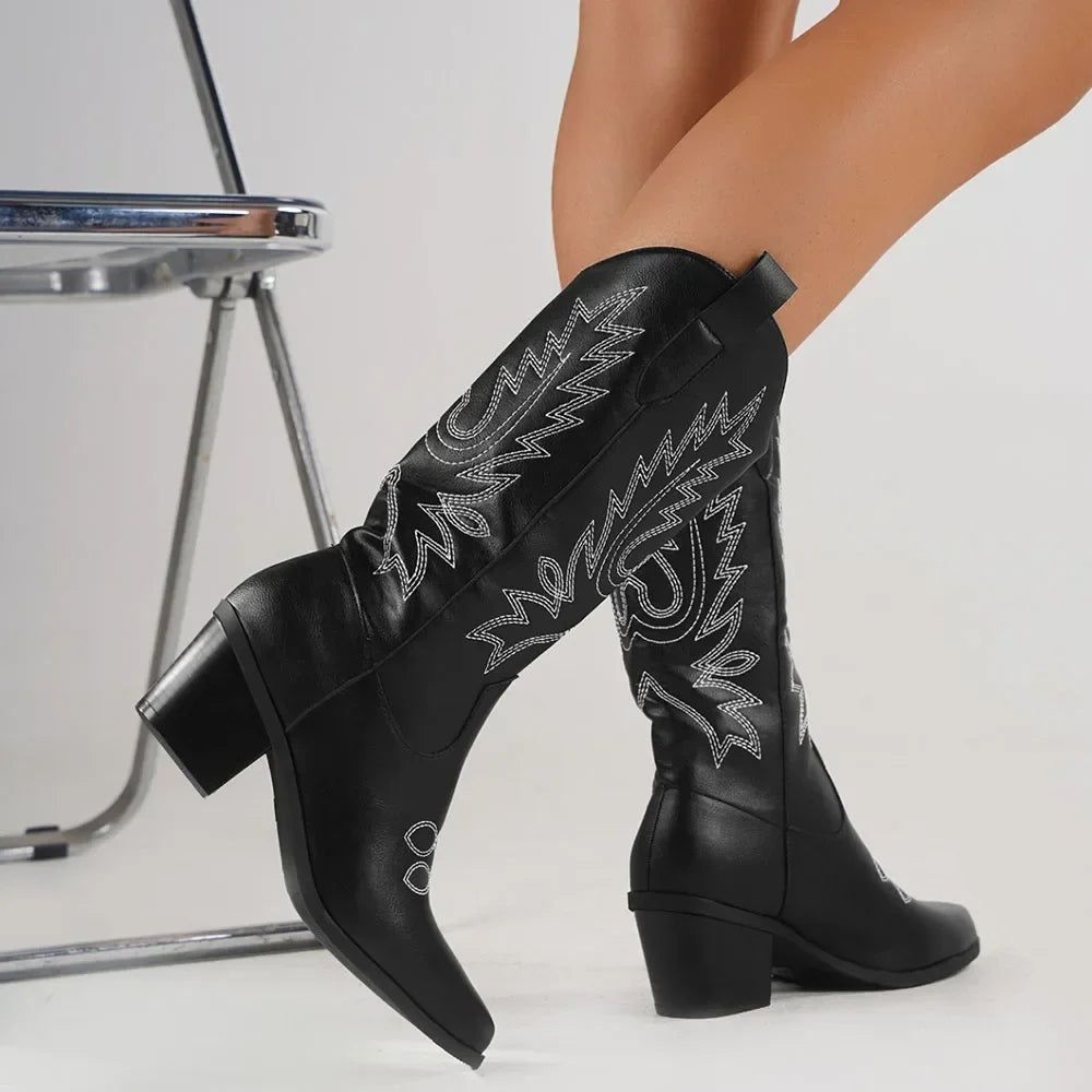 Dyna - Bota Campera Elegante de Tacón con Bordados para Mujer