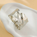 Pulsera Abierta con Diseño Irregular Cruzado